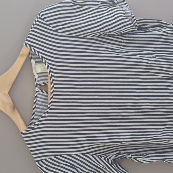 H&M Size 6 Striped Top - Picture 2 of 4